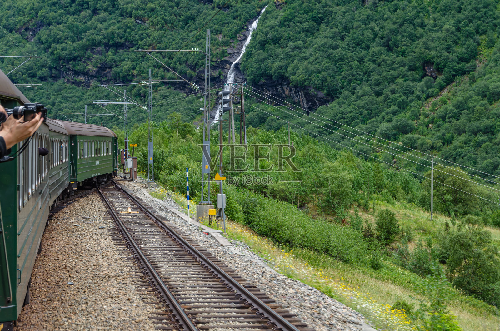 从挪威弗洛姆线的火车上看到的风景照片摄影图片