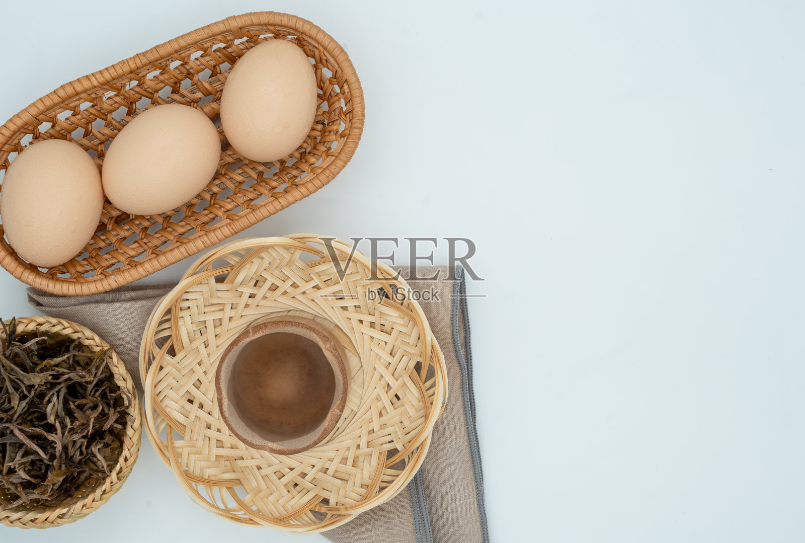 白底竹工艺品照片摄影图片