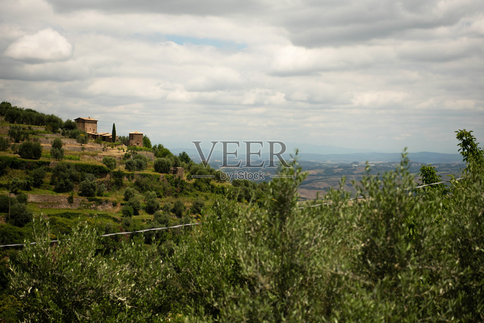 蒙塔奇诺附近的托斯卡纳景观照片摄影图片