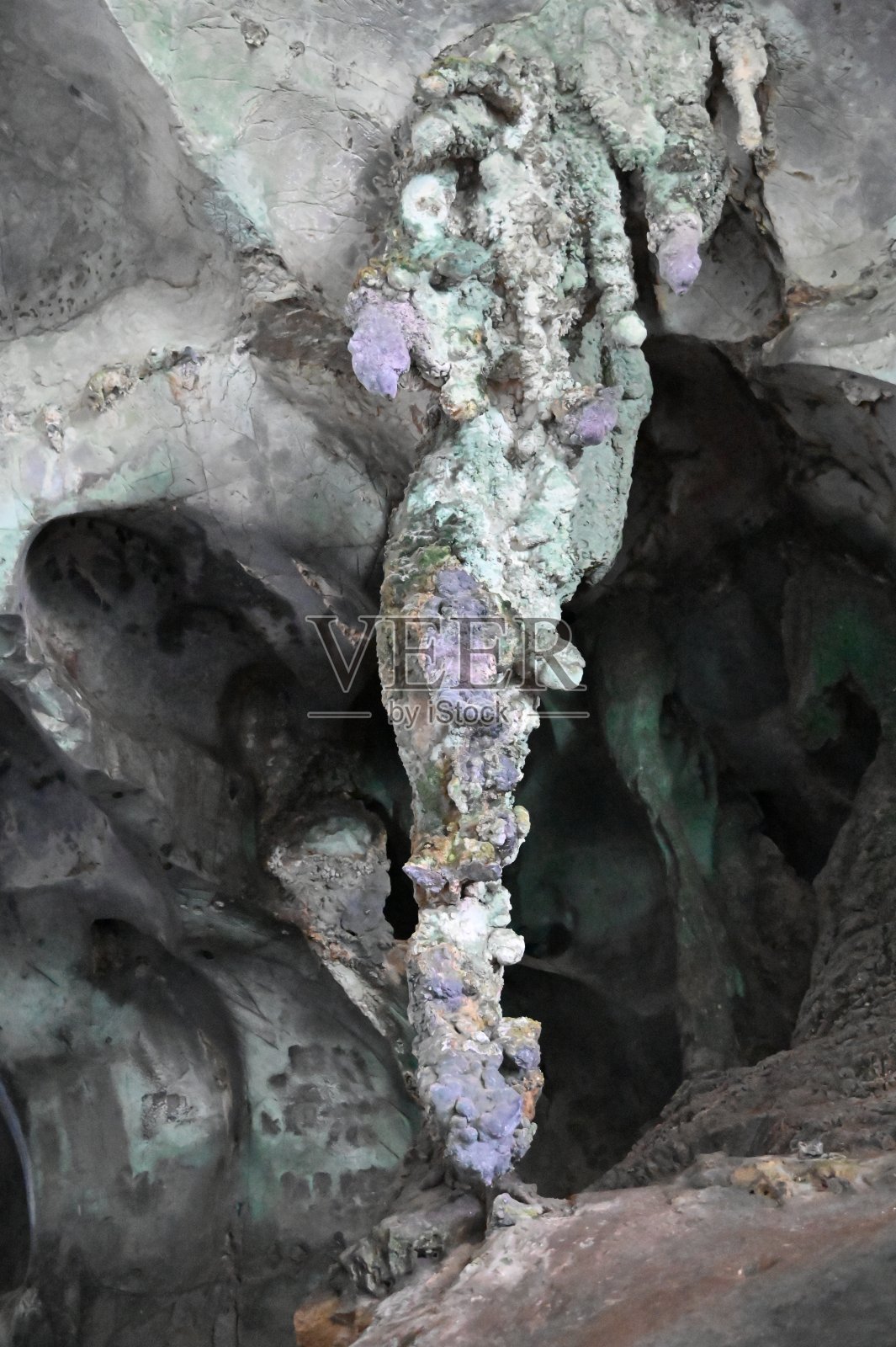 马来西亚婆罗洲沙捞越的精灵洞和风洞照片摄影图片