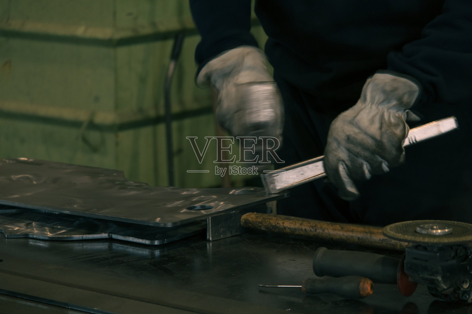 重工业金属加工的火花照片摄影图片