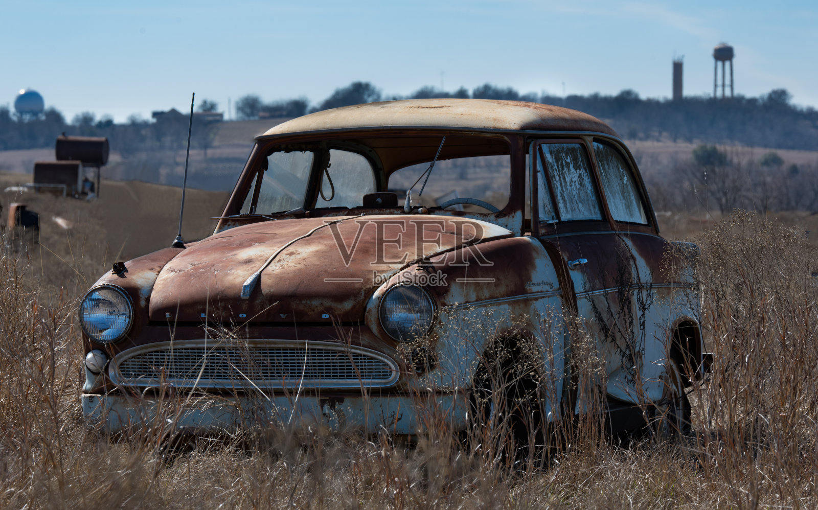 野外弃车照片摄影图片