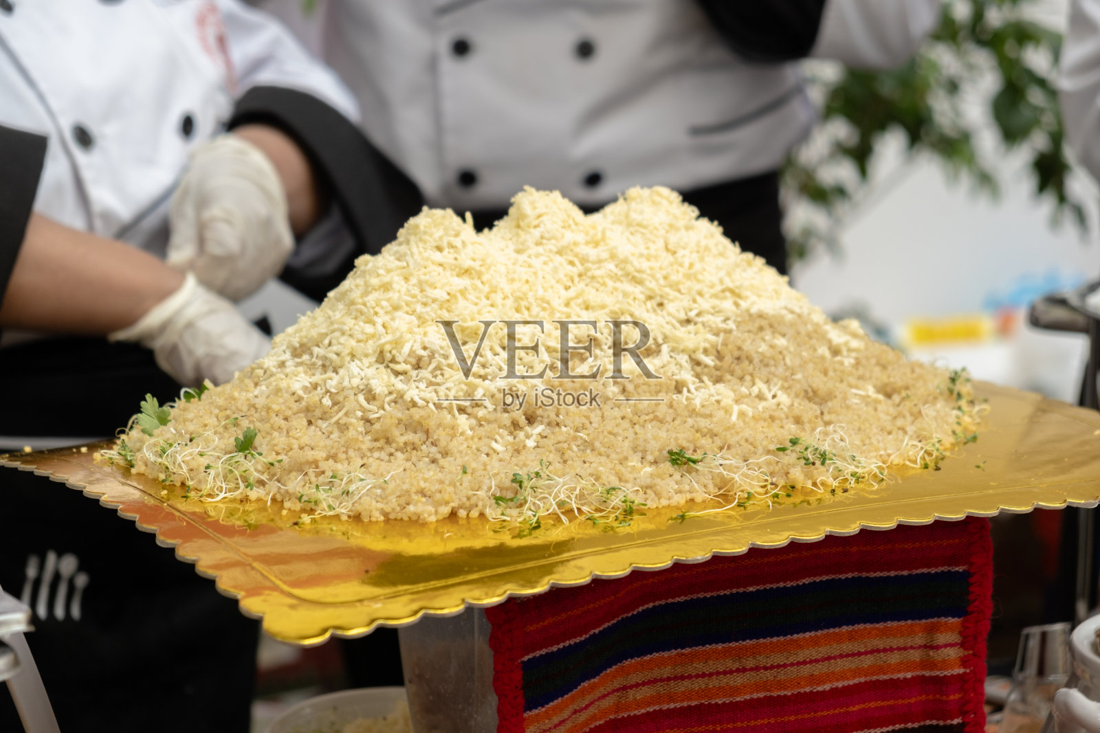 在拉丁美洲玻利维亚伊伊马尼形状的藜麦山-烹饪概念照片摄影图片