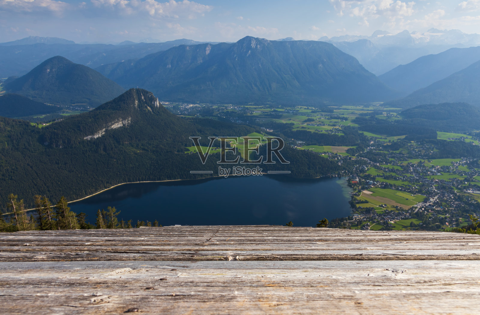 全景木平台上的阿尔陶塞和奥地利阿尔卑斯山。失败者全景区照片摄影图片