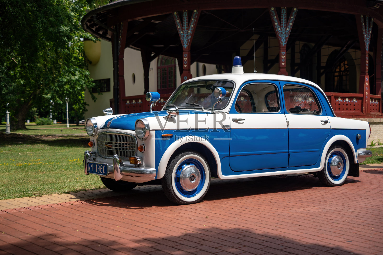 巡逻车-菲亚特1100 Millecento 1958 -南斯拉夫人民警察SFRJ。照片摄影图片