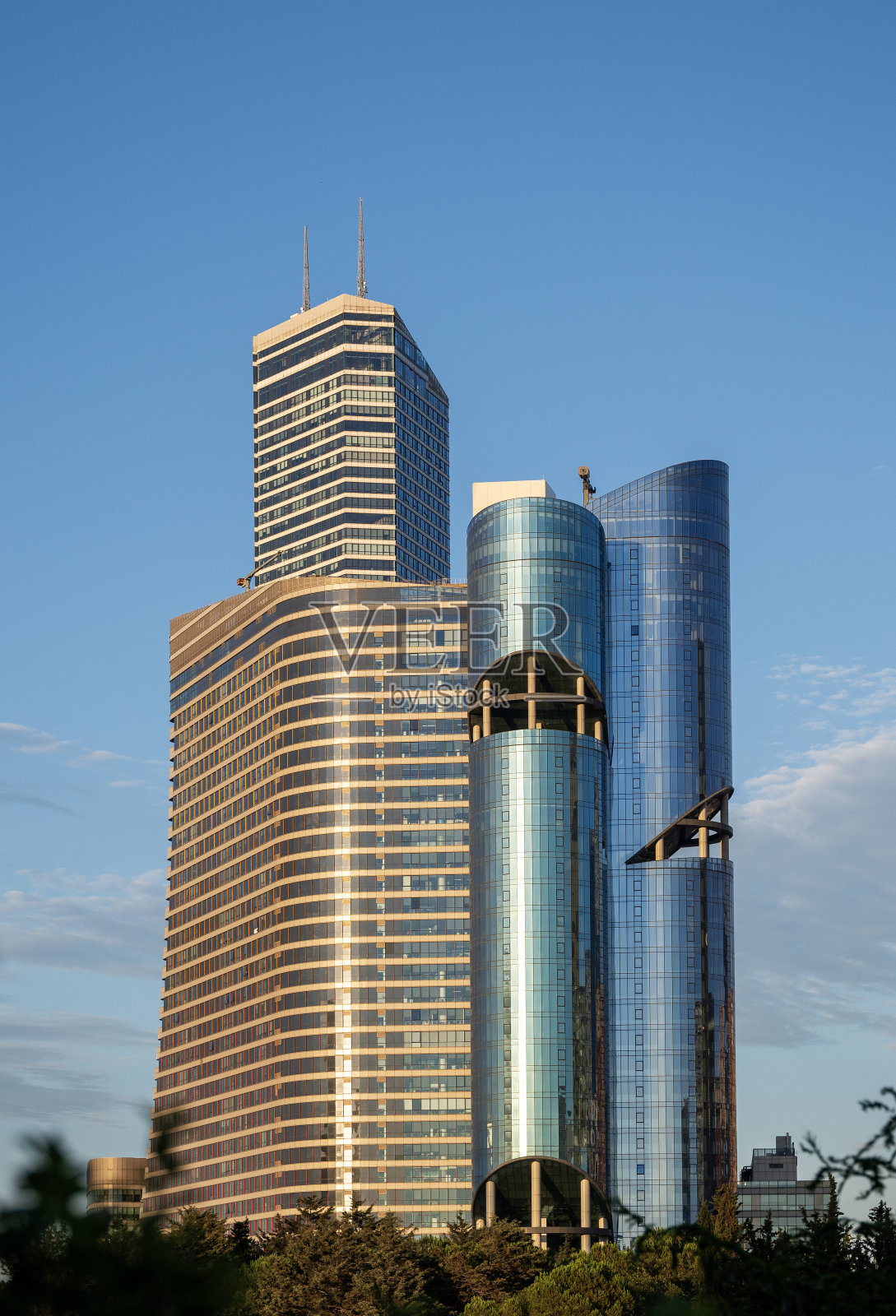 土耳其伊斯坦布尔Atasehir的伊斯坦布尔金融中心(IFC)的现代摩天大楼照片摄影图片