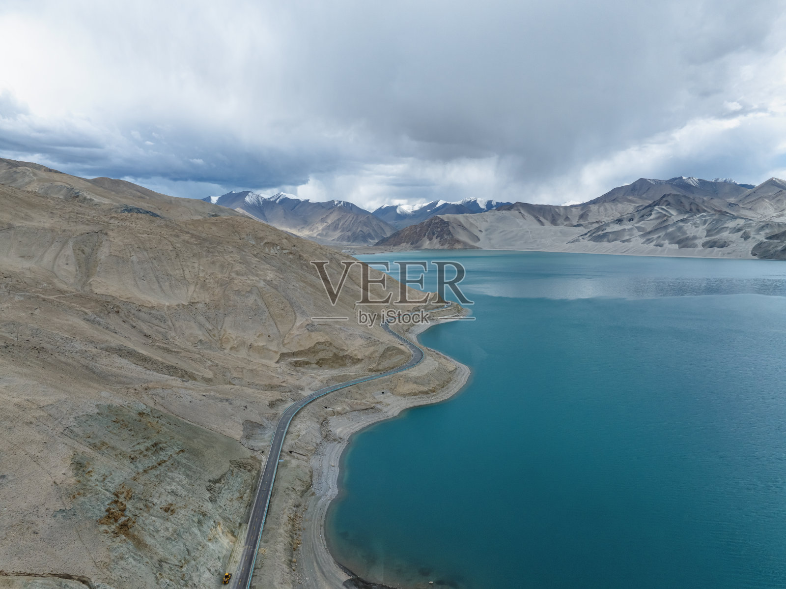 中国青藏高原无人区鸟瞰图照片摄影图片