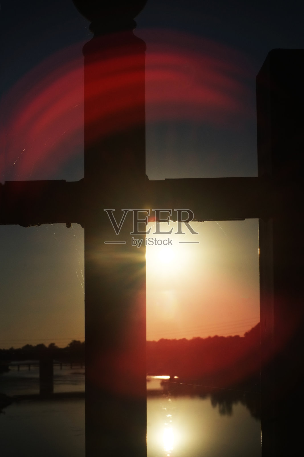 背光桥框架河照片摄影图片