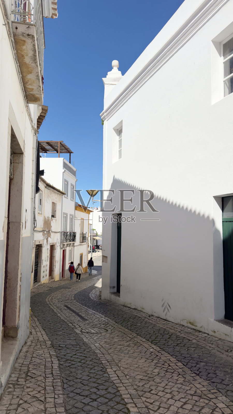 拉各斯弯曲的街道和阴影照片摄影图片