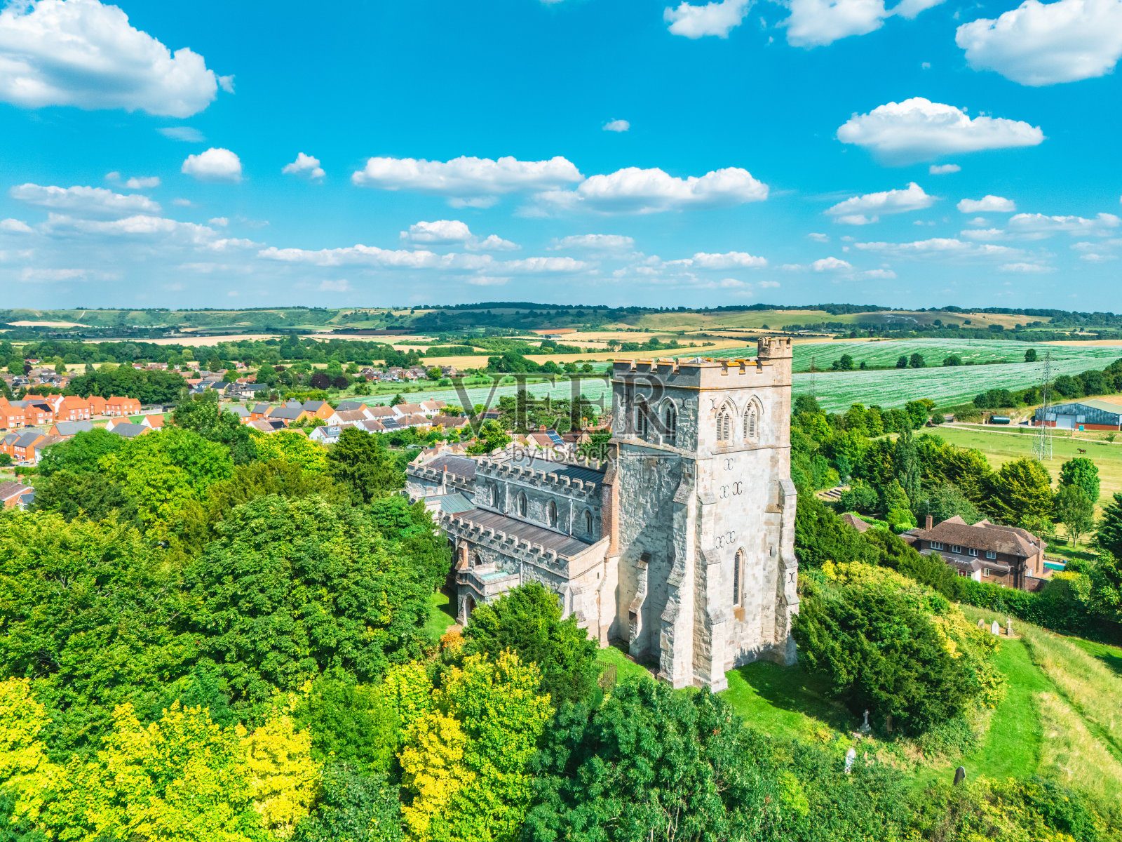 鸟瞰英国邓斯特布尔的埃德斯伯勒乡村照片摄影图片