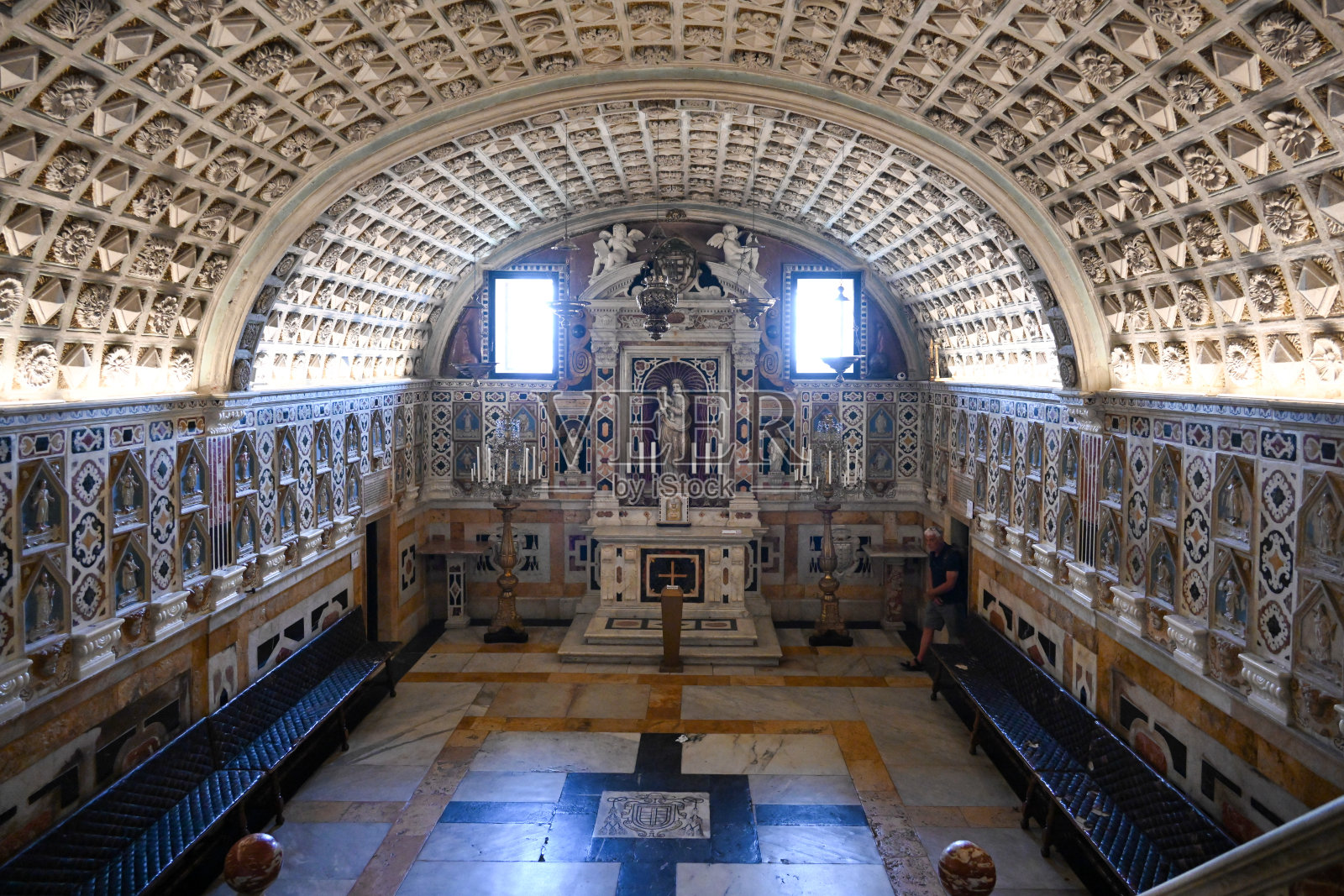 位于卡利亚里大教堂下的“殉道者的圣所”地下室，正式名称为撒丁岛卡利亚里的圣玛丽亚·阿松塔·迪·圣塞西莉亚大教堂。照片摄影图片