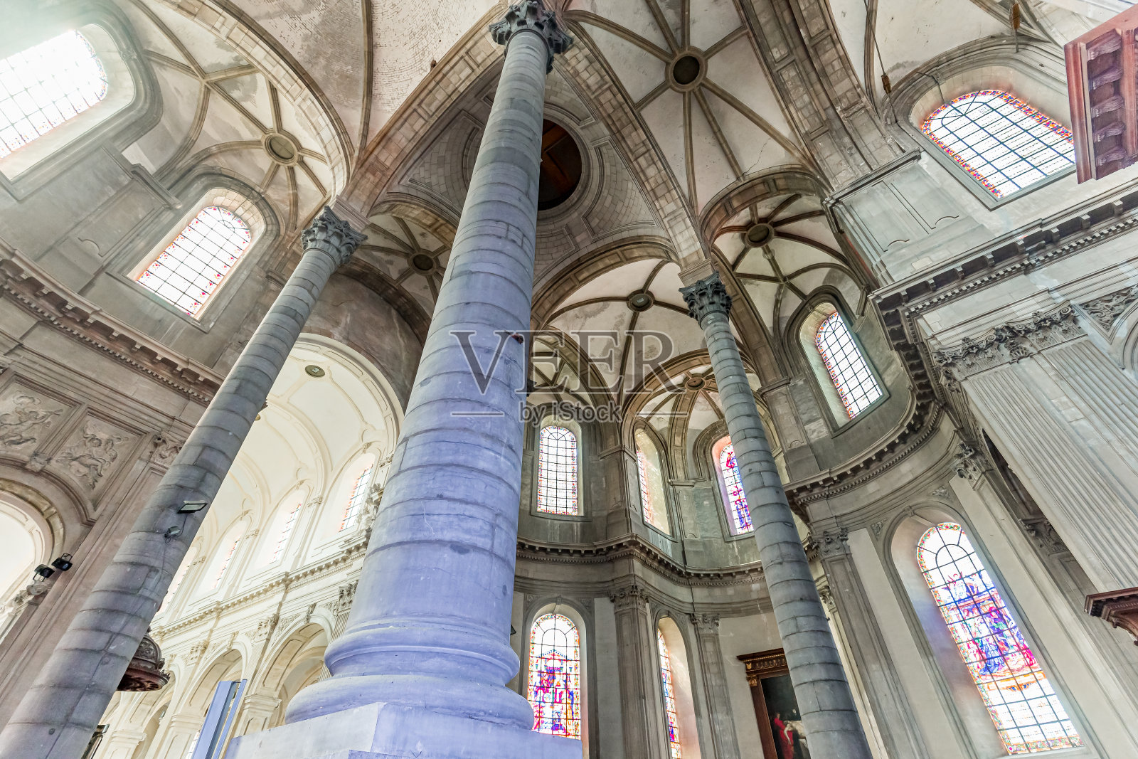 法国皮卡第康布雷的圣格里教堂照片摄影图片