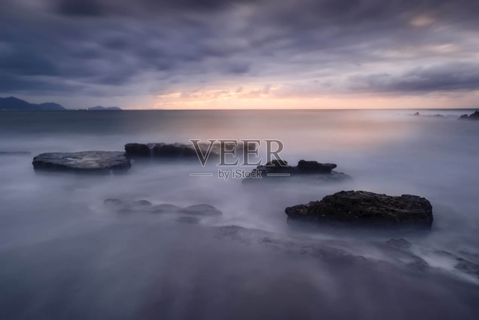 日落在Azkorri海滩照片摄影图片