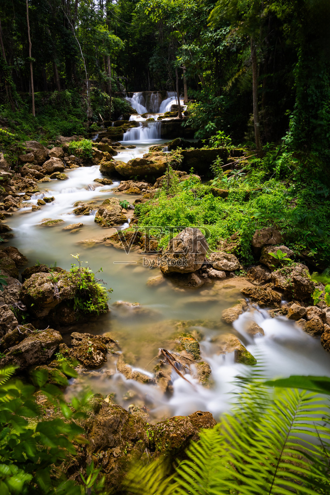 怀美卡明瀑布(一楼)照片摄影图片