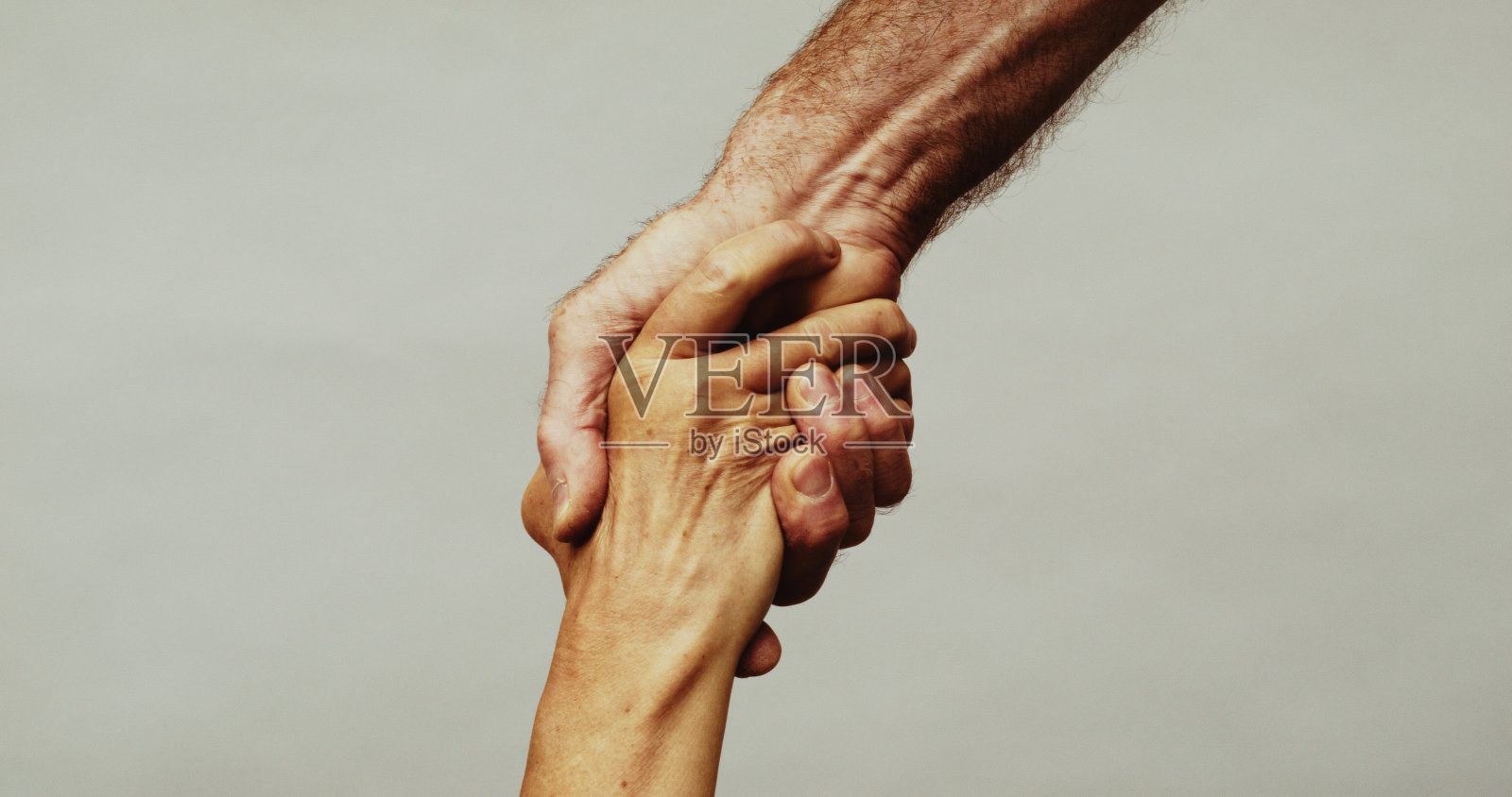 恩爱的老年夫妇照片摄影图片