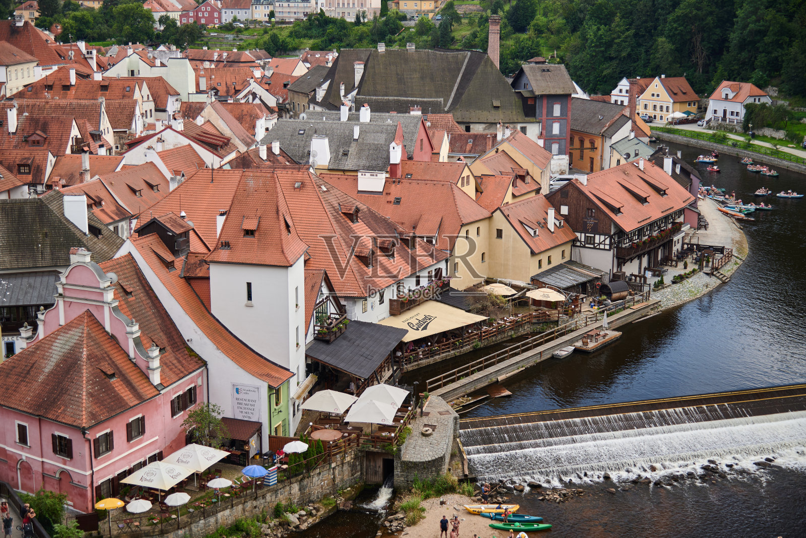 克鲁姆洛夫历史中心的城市景观，捷克共和国南波希米亚地区的热门旅游目的地照片摄影图片