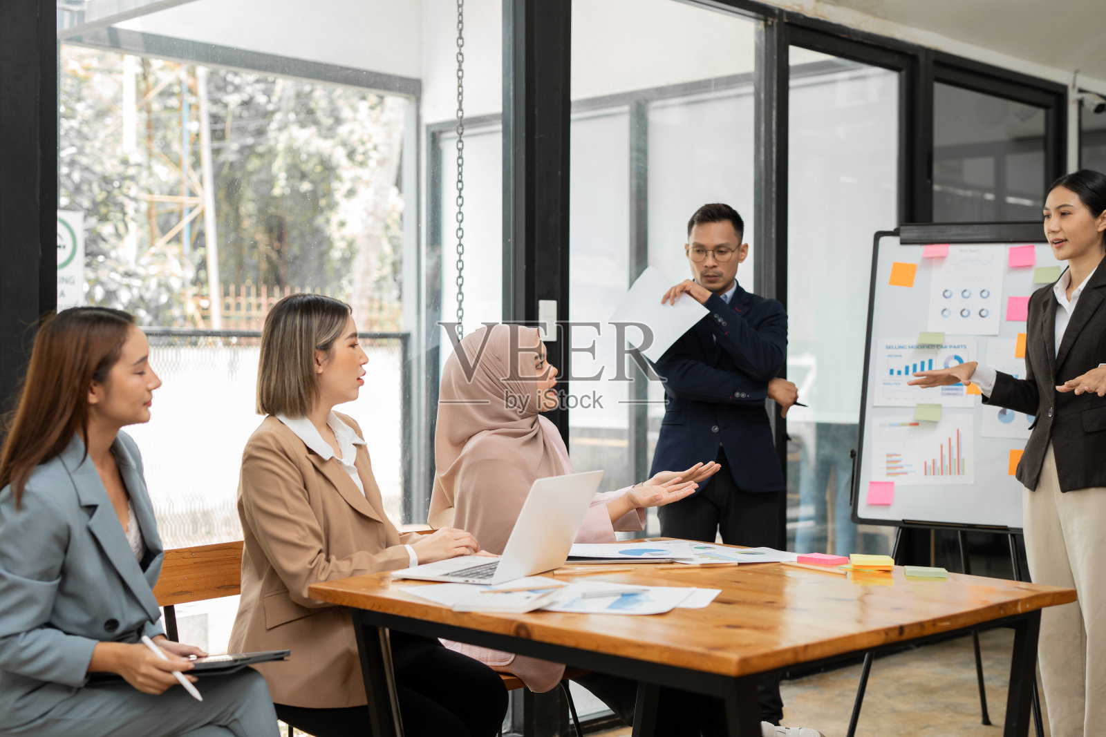 亚洲商务会议照片摄影图片