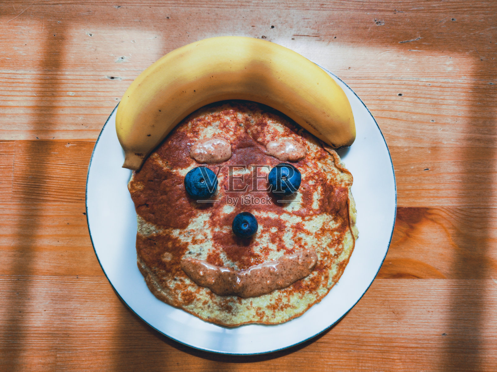 餐桌上的早餐的高角度视图照片摄影图片