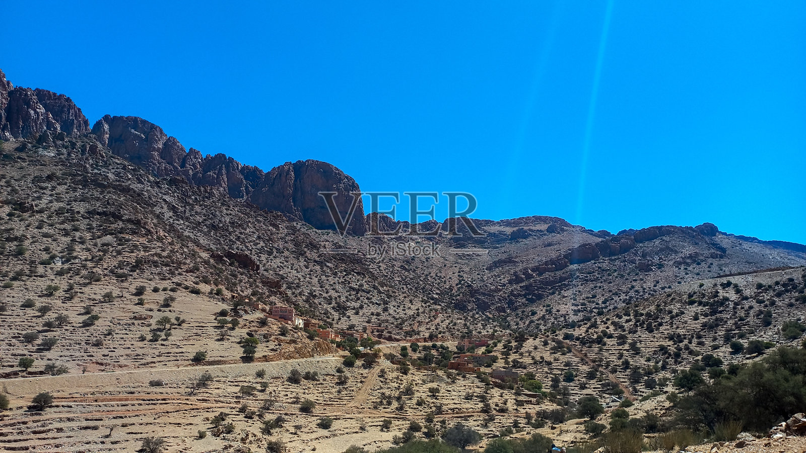 塔夫劳特清晨的蒂格尔特村照片摄影图片