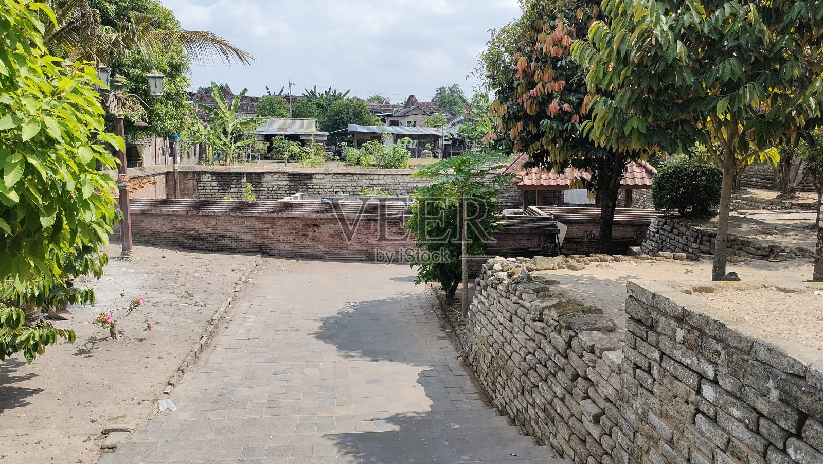 “sendang seliran”在马塔兰国王的墓群中，Kotagede照片摄影图片