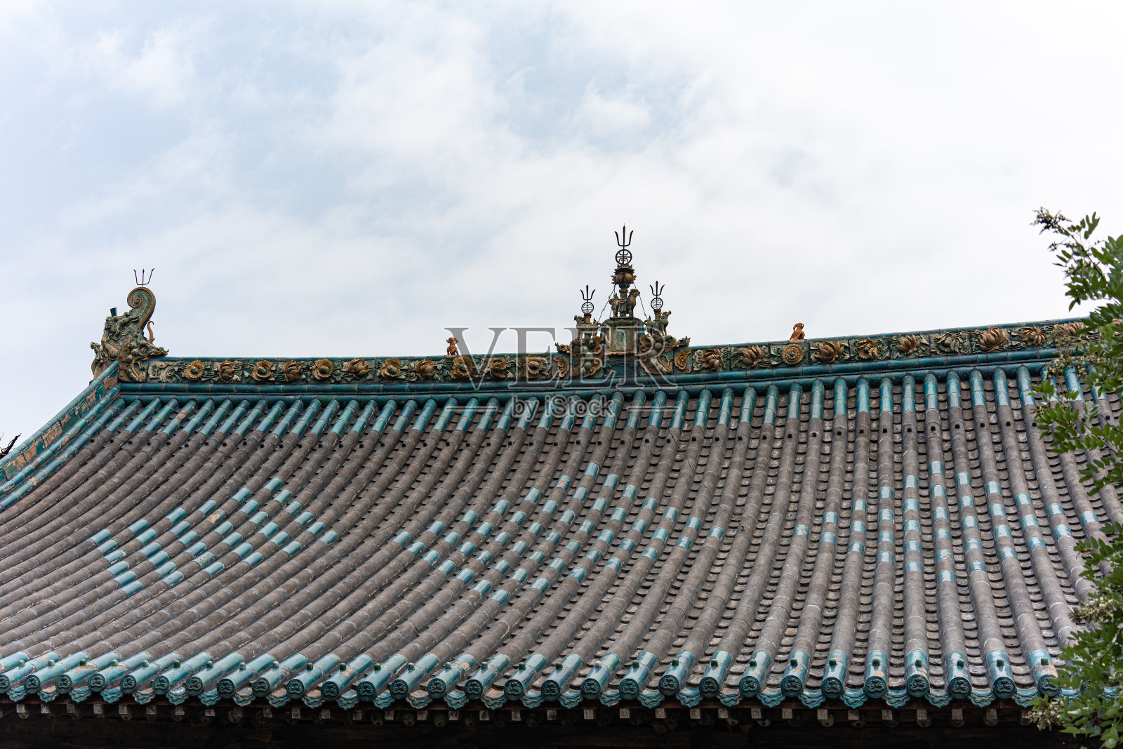 The Hall of the Holy Mother in Jinci Temple, Taiyuan, Shanxi: One of the Three Treasures of Jinci, an ancient building.The best known structure at Jinci is the Hall of the Holy Mother (圣母殿, Shèngmǔdiàn), which was constructed from 1023 to 1032 (99照片摄影图片