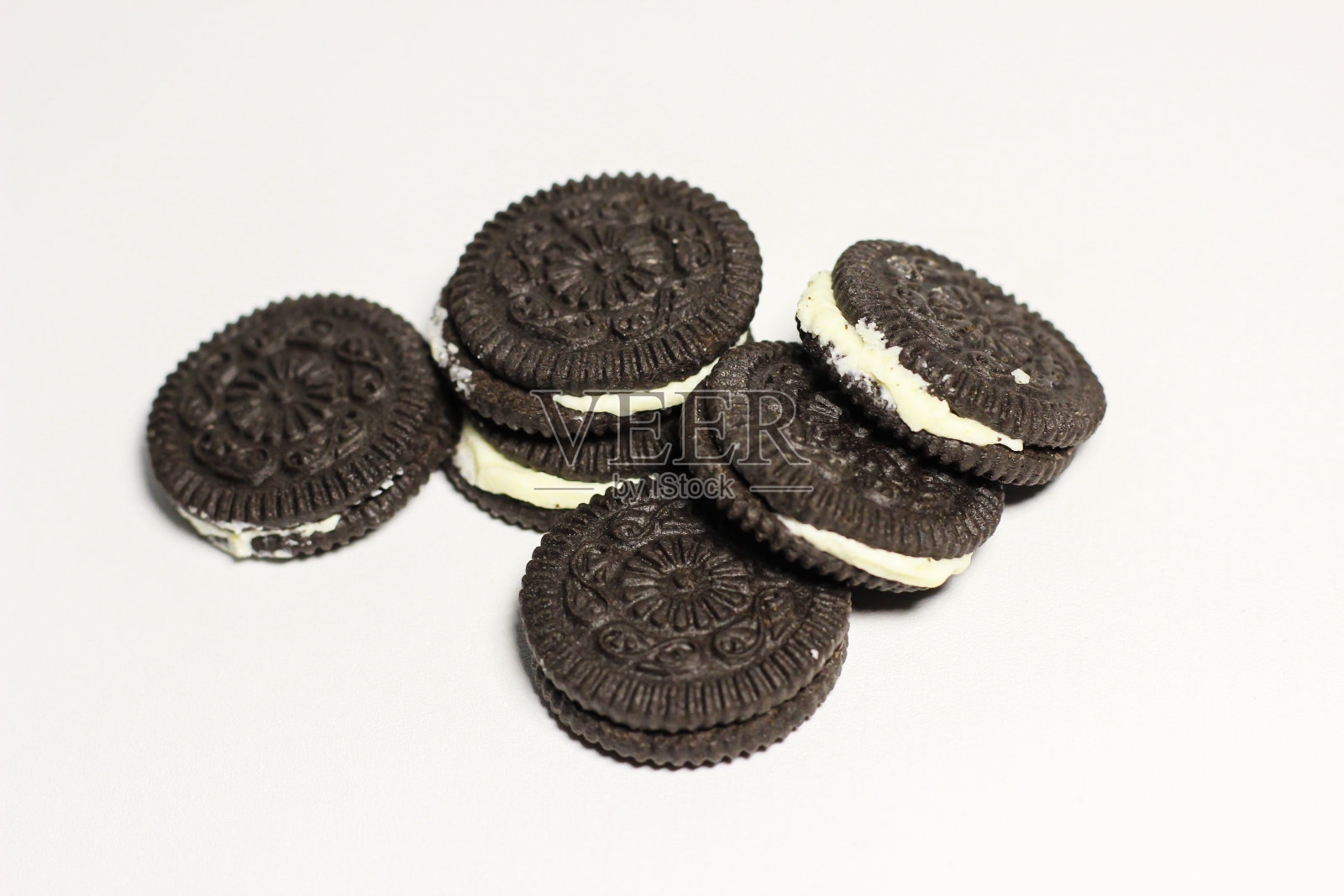 美味的巧克力曲奇或三明治曲奇照片摄影图片