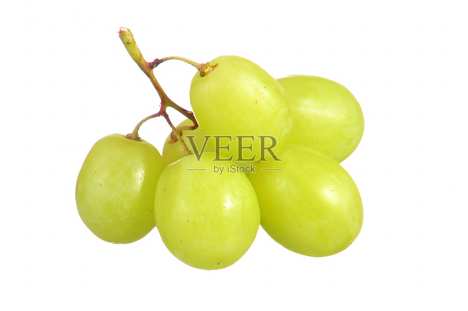 白色背景下的新鲜葡萄特写照片摄影图片