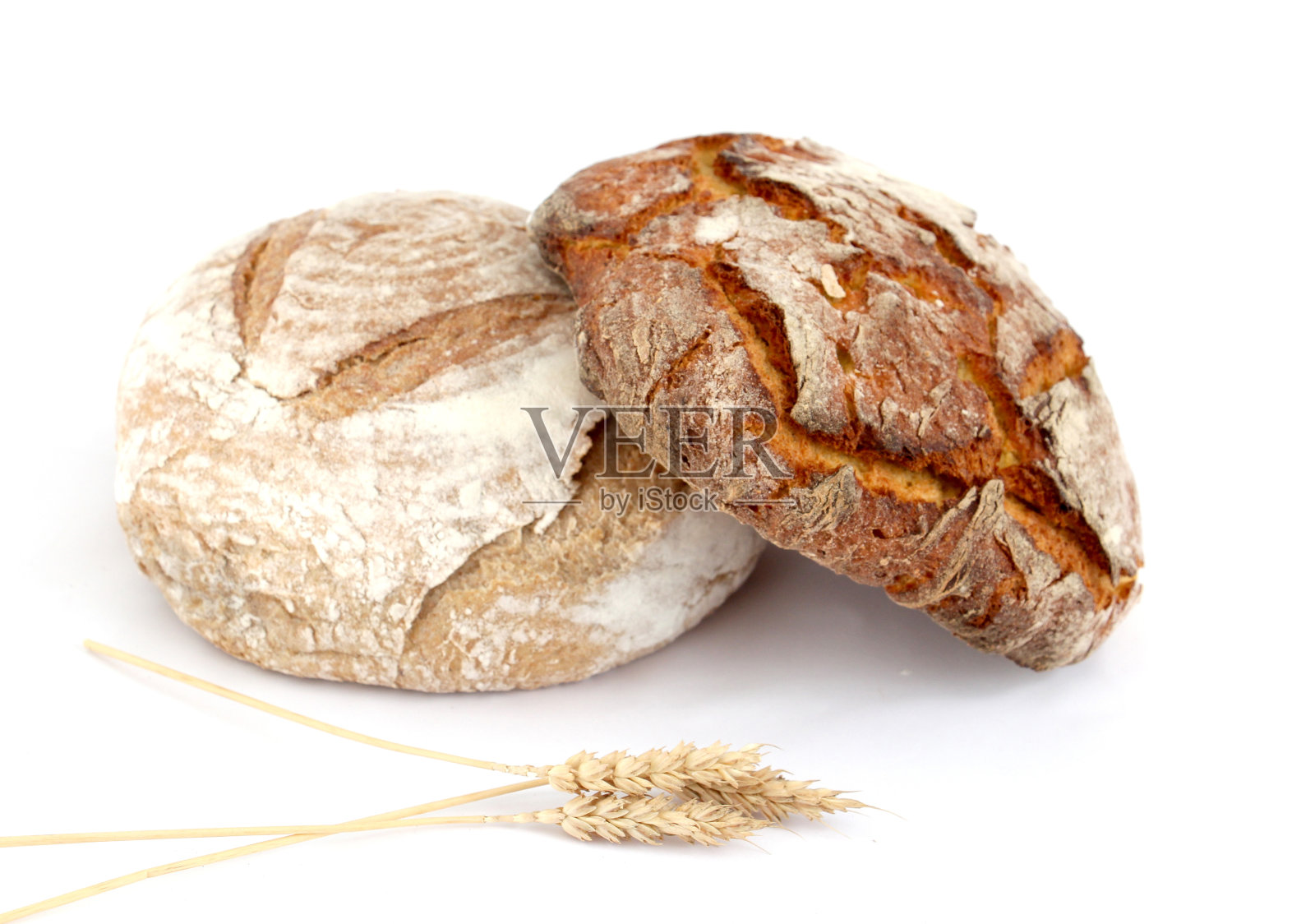 白色背景上的面包特写照片摄影图片