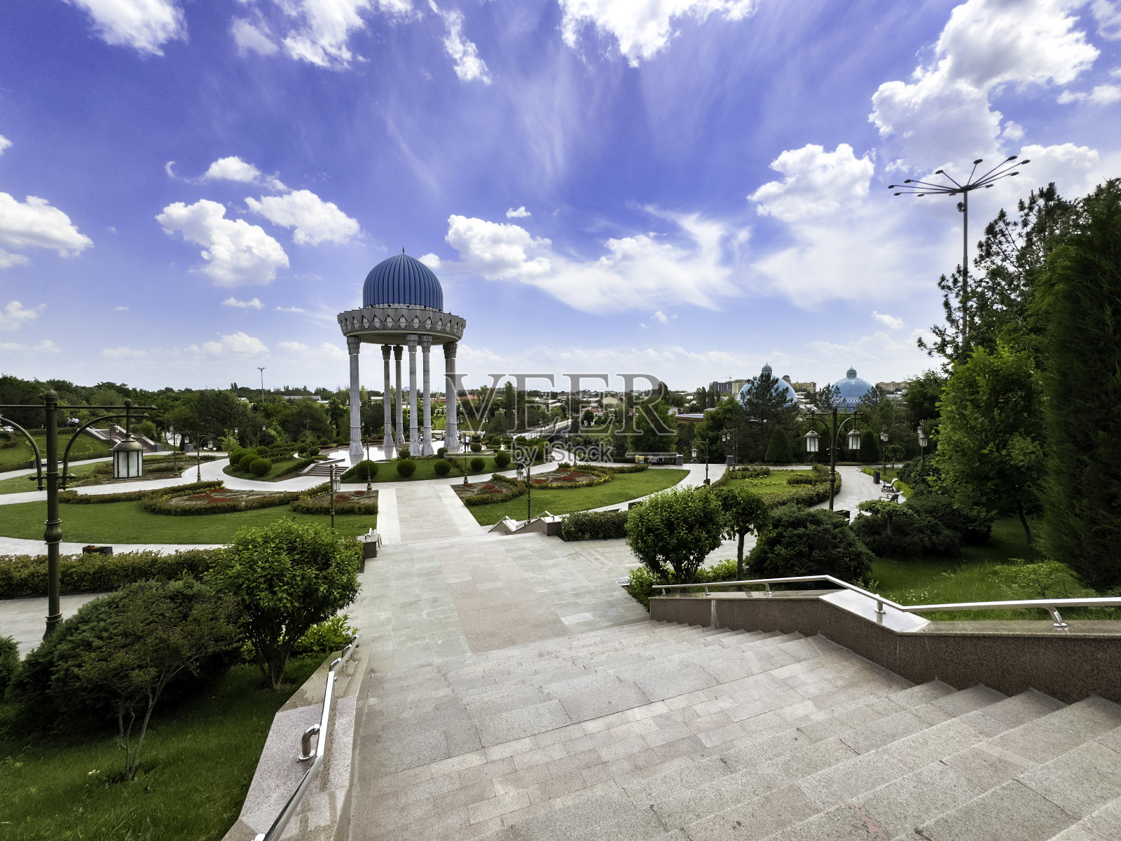 塔什干的地标和花园照片摄影图片