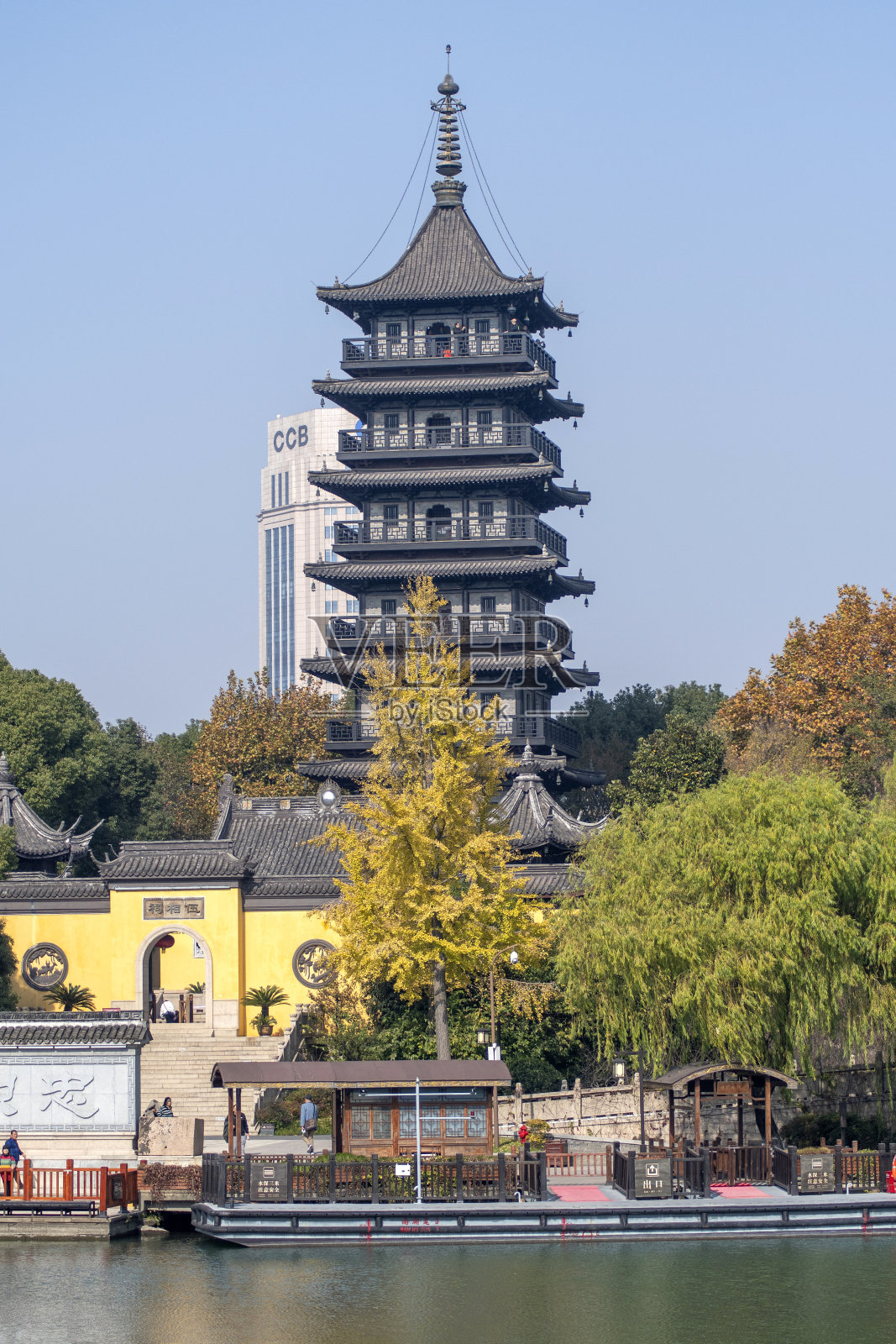 中国嘉兴南湖附近的后顾塔照片摄影图片