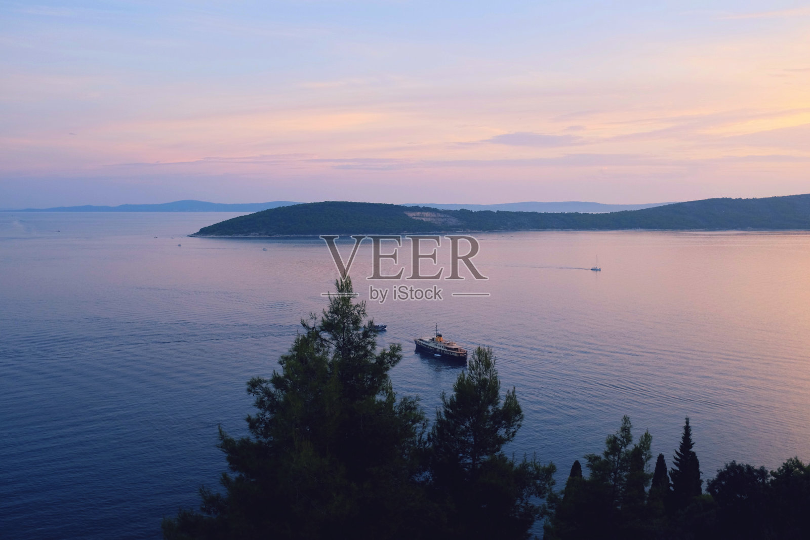 日落时大海对天空的风景照片摄影图片