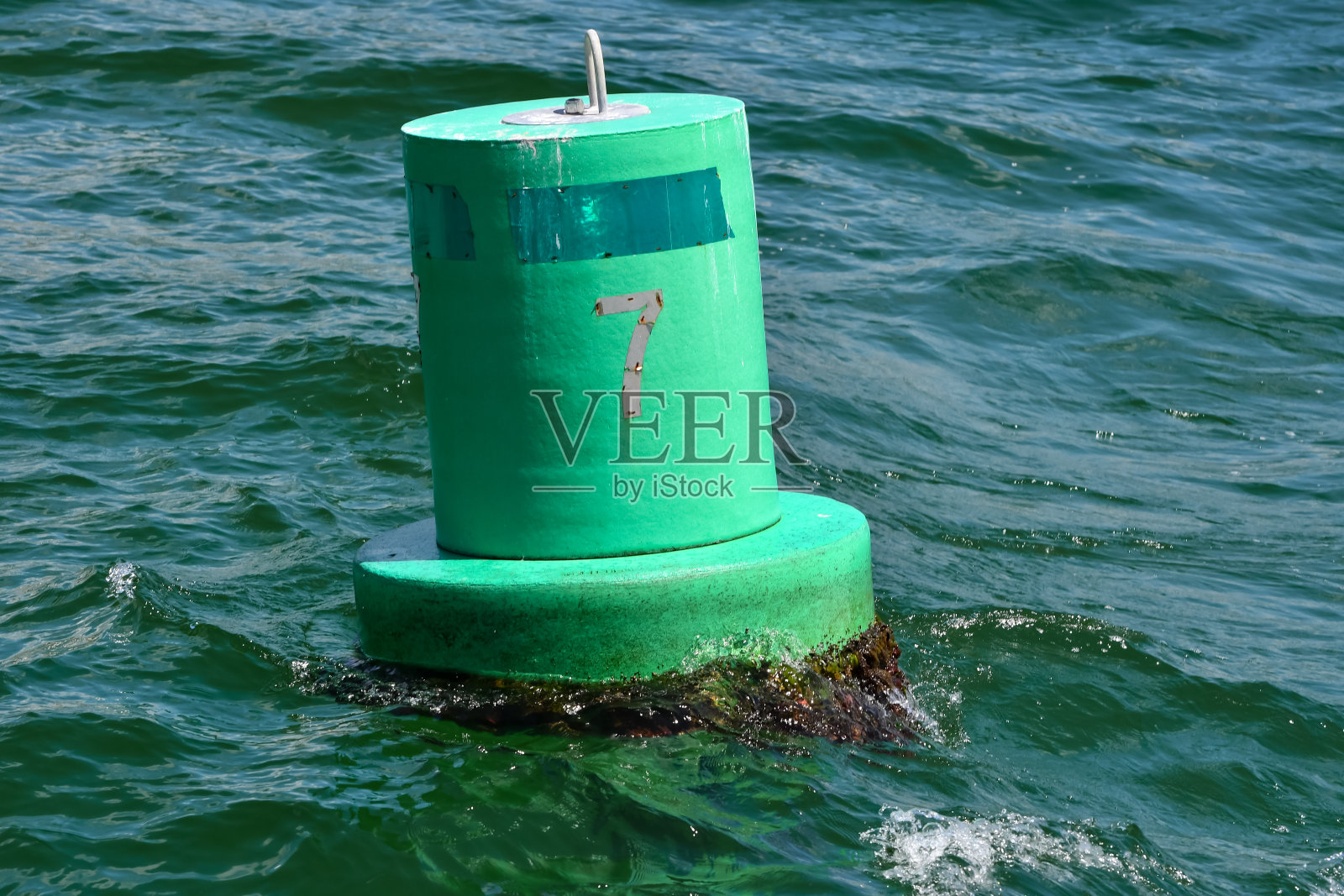 绿松石水，夏日乐趣照片摄影图片