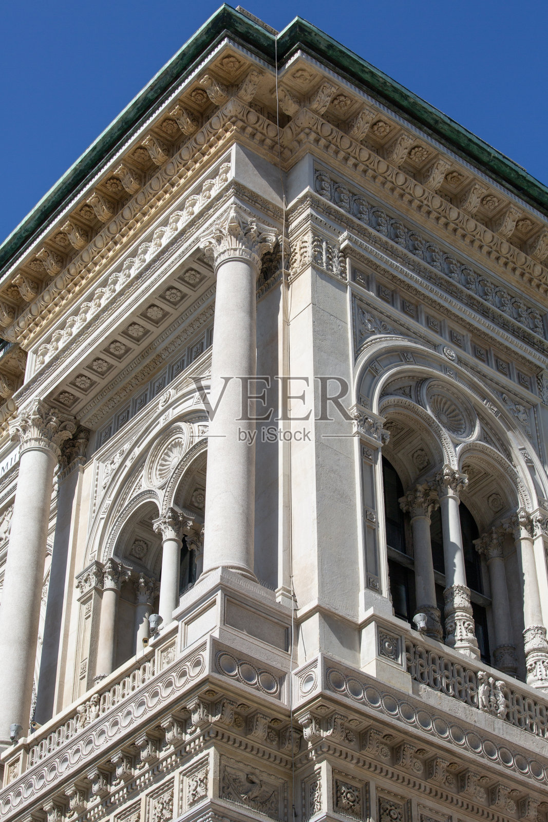 维托里奥·伊曼纽尔二世画廊立面，豪华购物中心，城市主要地标，米兰，意大利照片摄影图片