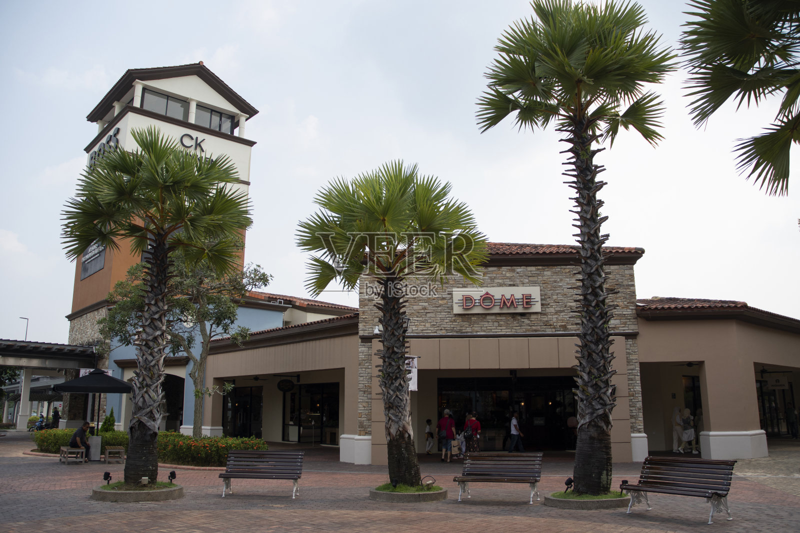 Johor Premium Outlets (JPO)，马来西亚新山的一家奥特莱斯购物中心照片摄影图片