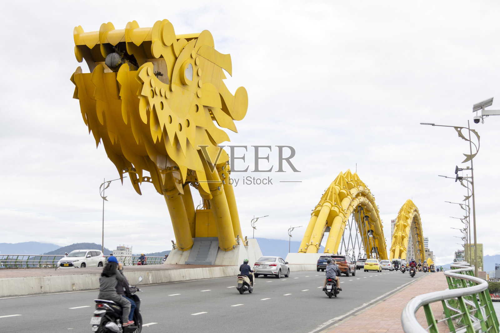 越南岘港龙桥的美丽建筑照片摄影图片