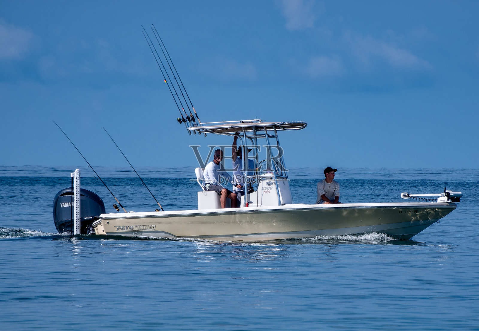 佛罗里达海岸外的一艘摩托艇照片摄影图片