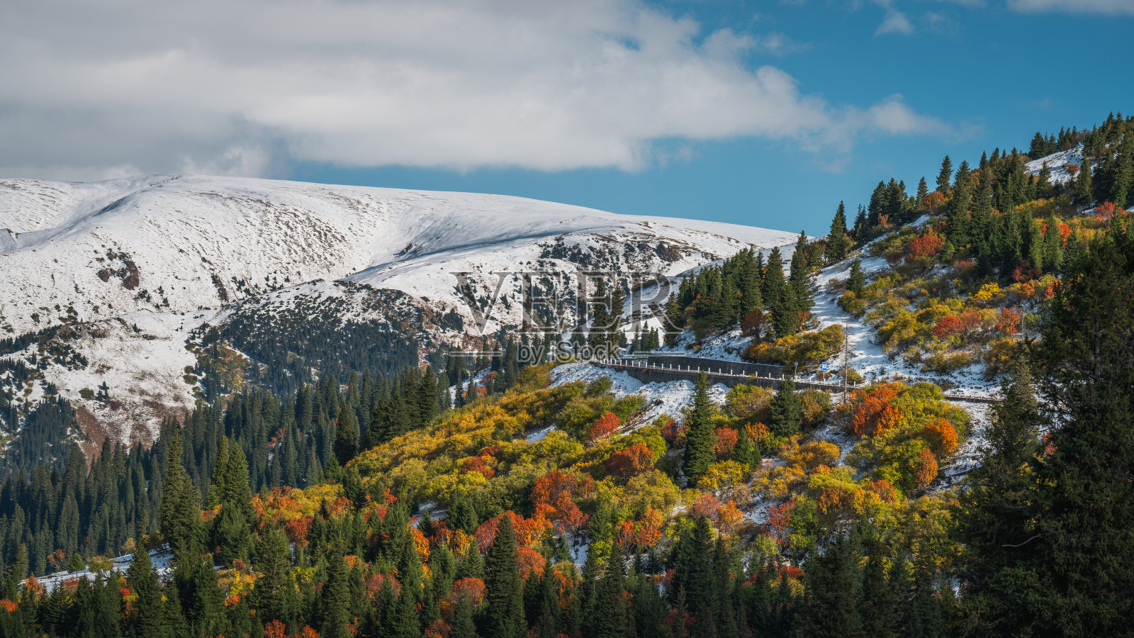 中国新疆217国道杜库公路沿线风景照片摄影图片