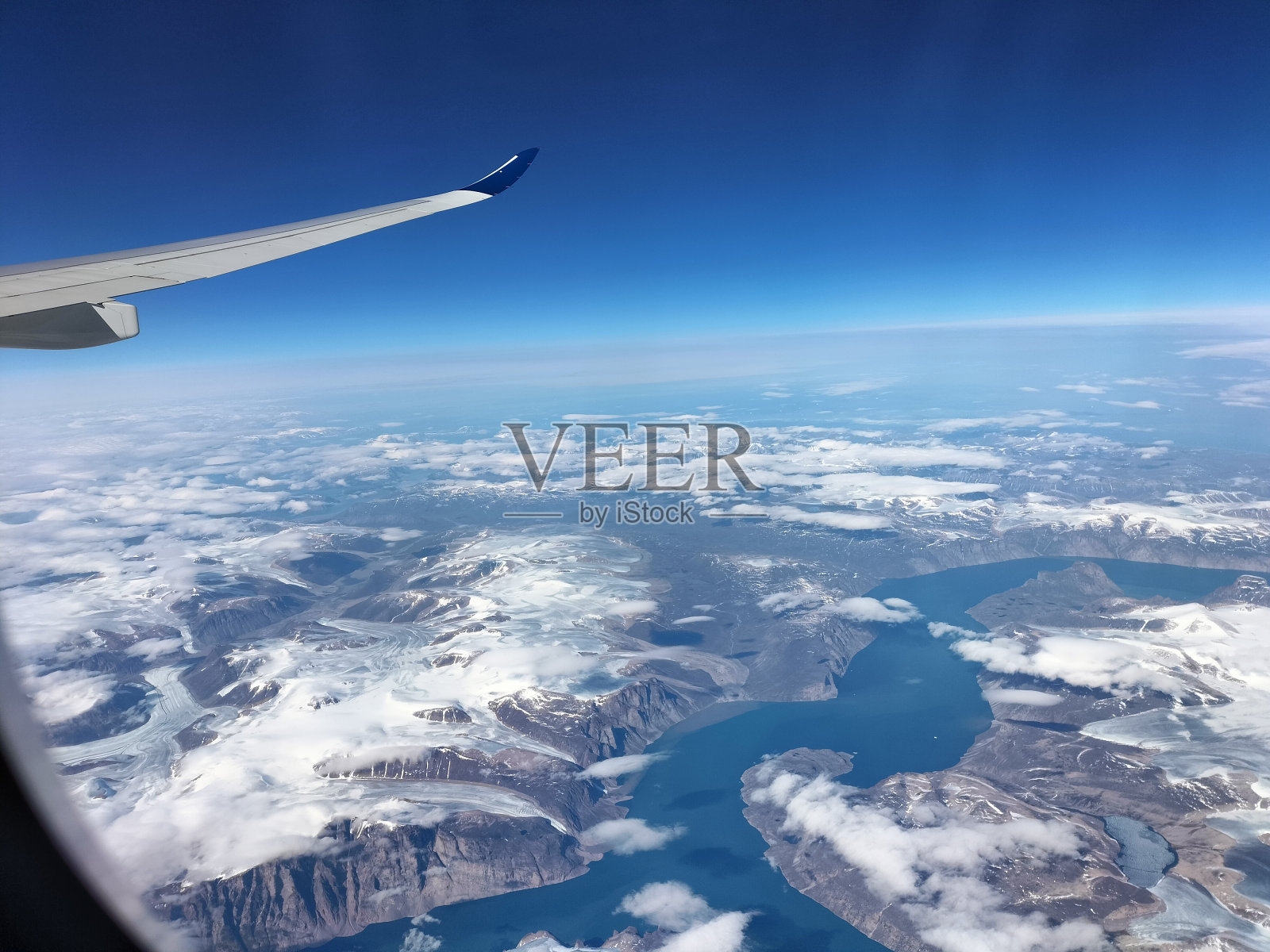 从空中俯瞰格陵兰岛照片摄影图片