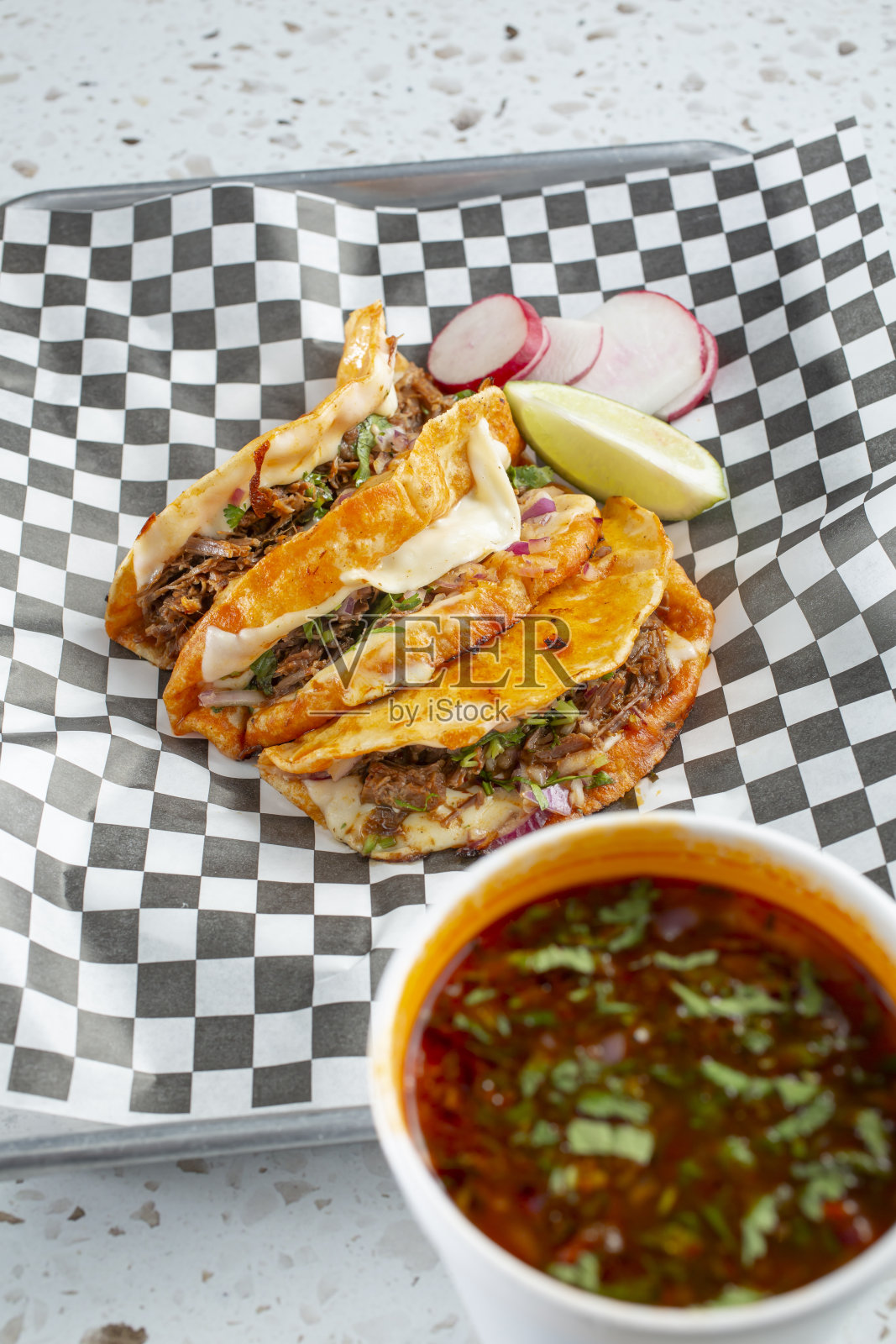 清汤，墨西哥玉米卷照片摄影图片