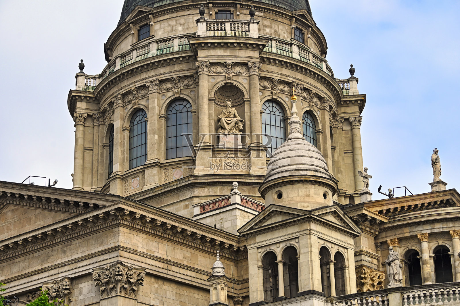 匈牙利布达佩斯圣斯蒂芬大教堂穹顶的细节照片摄影图片