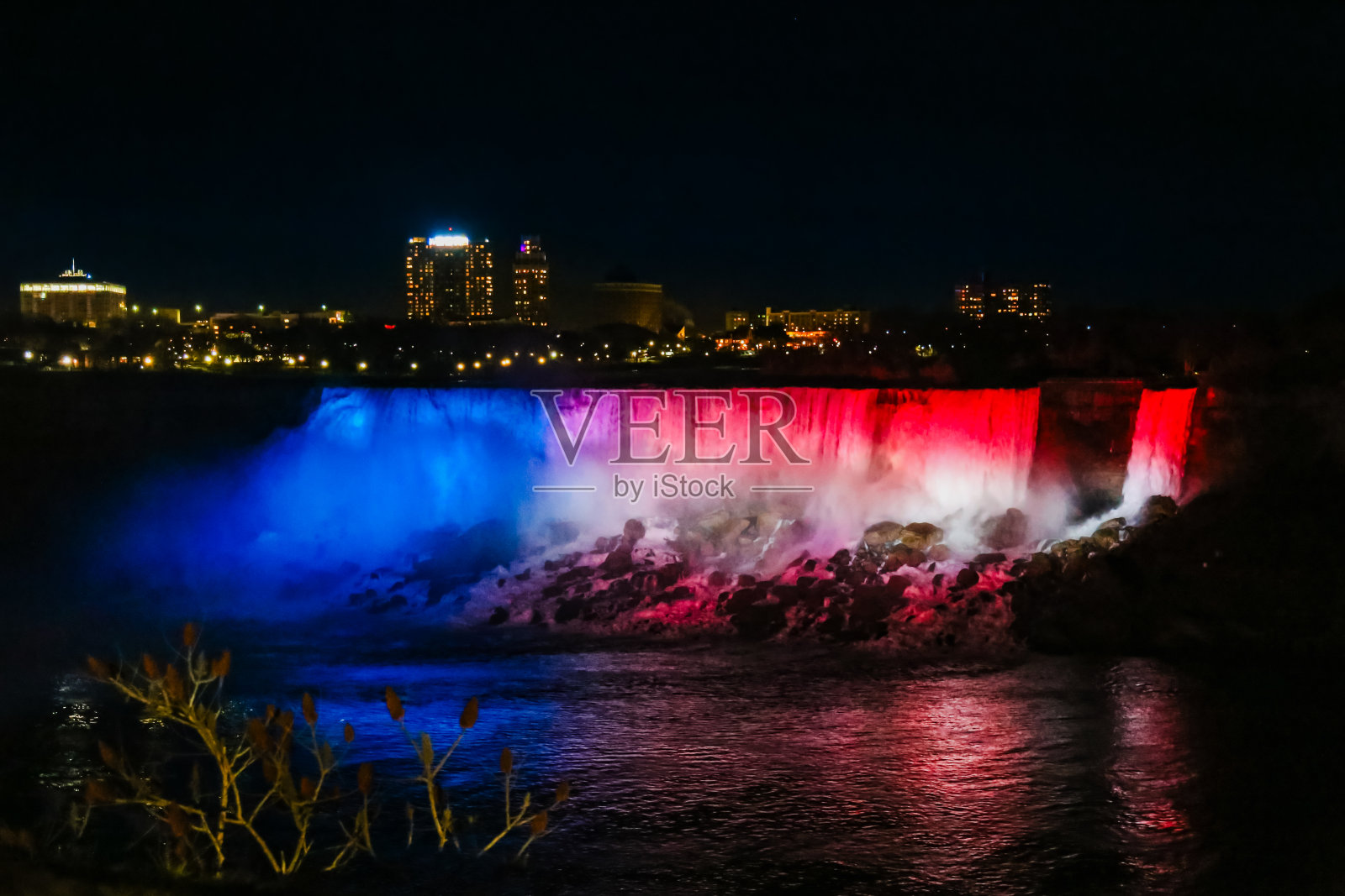 尼亚加拉瀑布灯光秀照片摄影图片