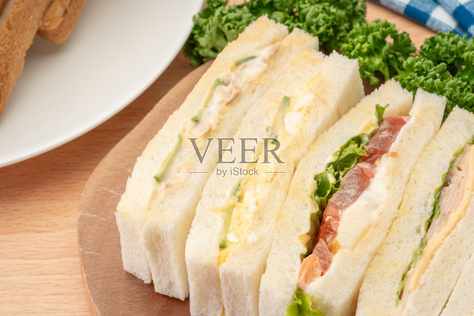 看起来很美味的混合三明治照片摄影图片