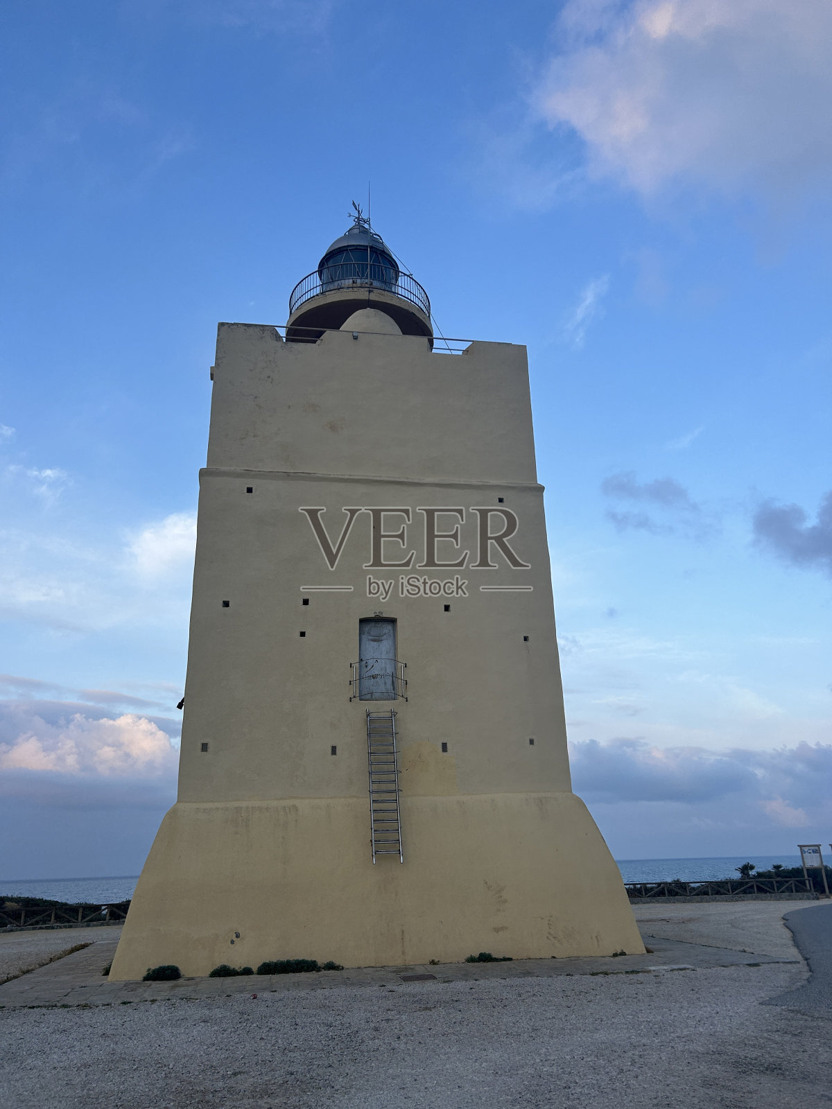 罗氏港附近的灯塔照片摄影图片