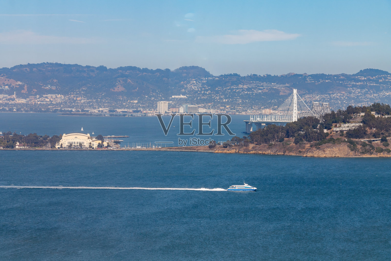 加州的旧金山湾和奥克兰桥湾照片摄影图片