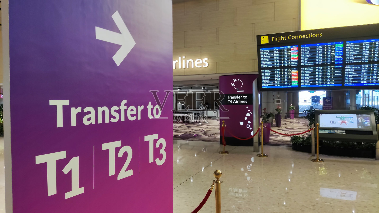 新加坡樟宜机场4号航站楼的公共导航到达登机口照片摄影图片