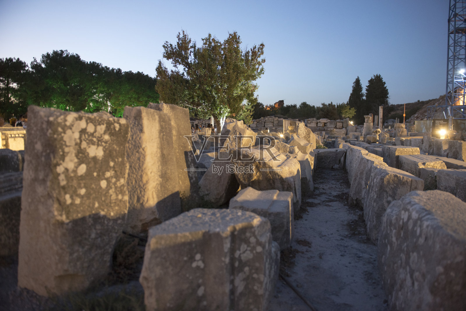 历史遗迹和古迹在以弗所古城在日落- İzmir /土耳其照片摄影图片