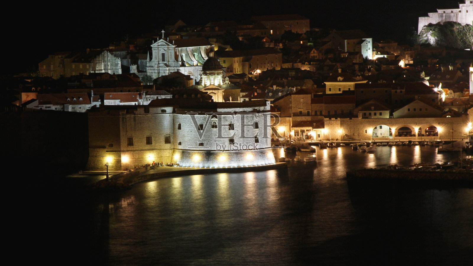 杜布罗夫尼克城墙之夜照片摄影图片