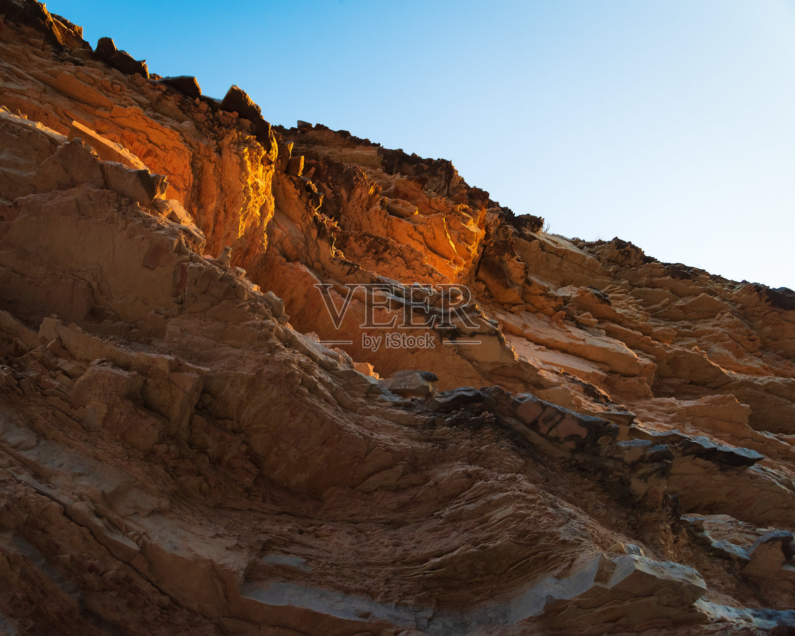 低角度看落基山对天空在大弯国家公园-得克萨斯州照片摄影图片