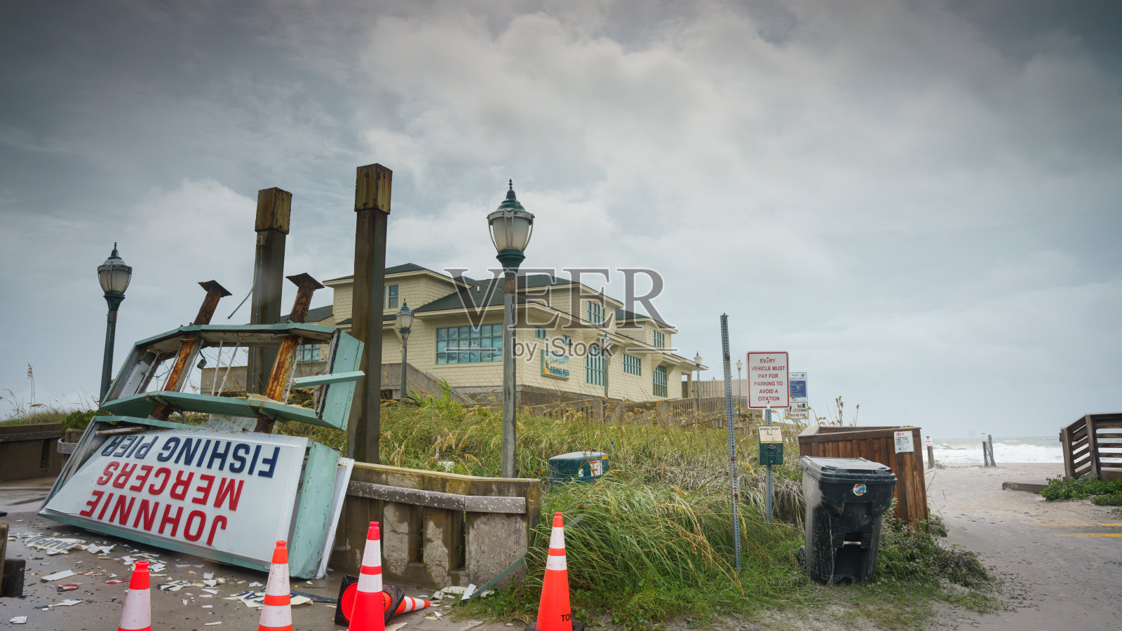 热带风暴黛比造成的破坏照片摄影图片