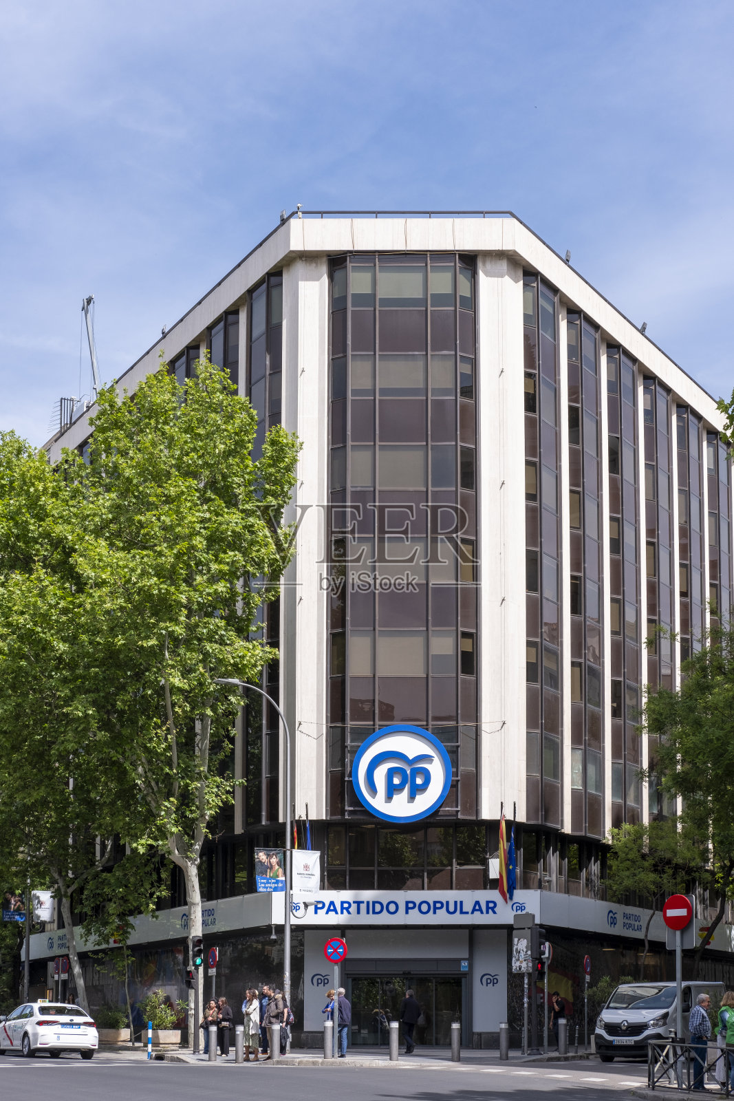 马德里热那亚大街上的人民党大楼。民众党的主要总部。政治党。照片摄影图片